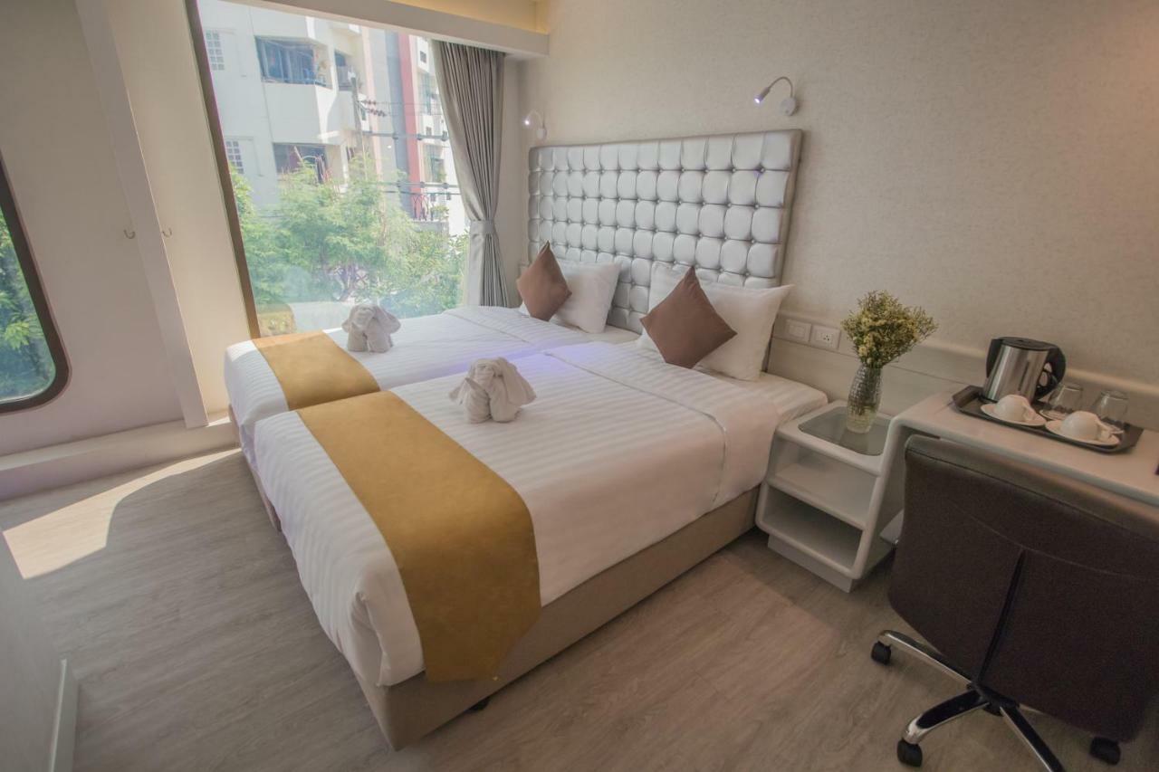 Justice Hotel Bangkok Esterno foto